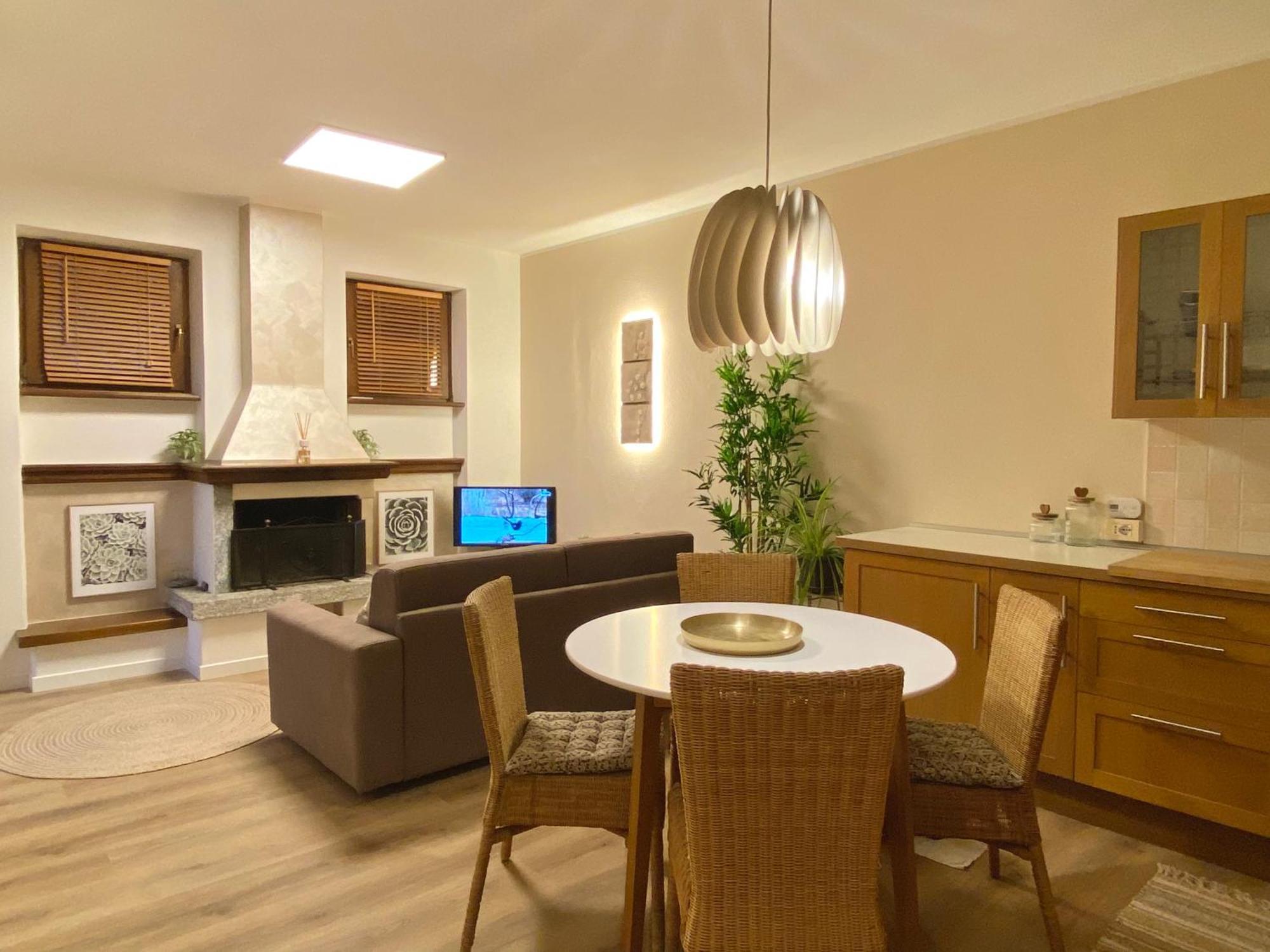 Casa Cinzia Apartment Gravedona Bagian luar foto